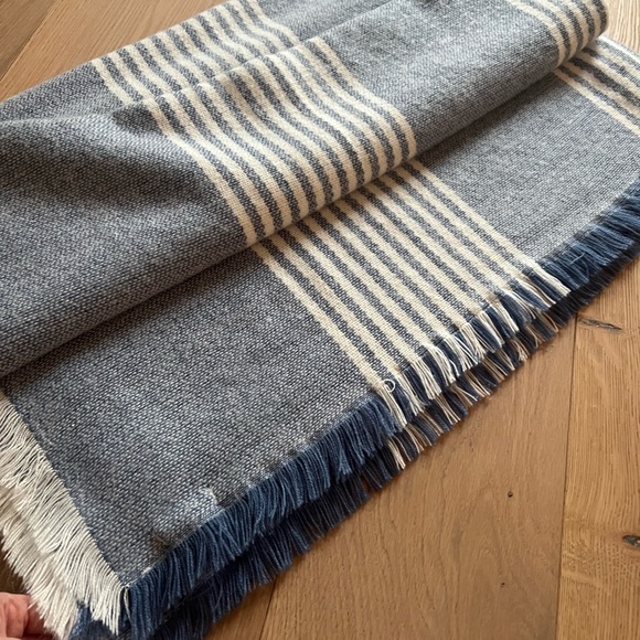 Pottery Barn clover fringe striped Throw farmhouse cottagecore very soft - Picture 4 of 6